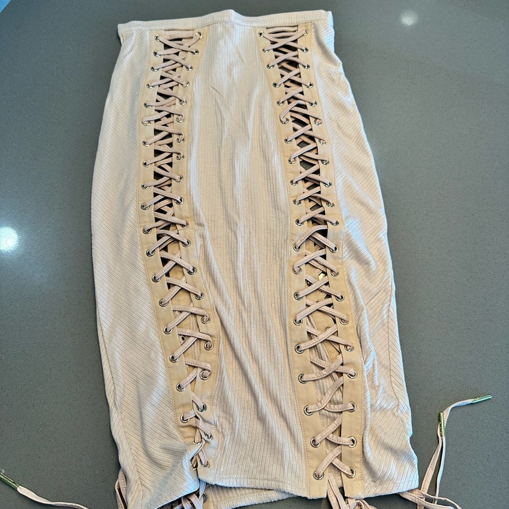House of CB midi pencil skirt with vegan leather lace details - Picture 6 of 12